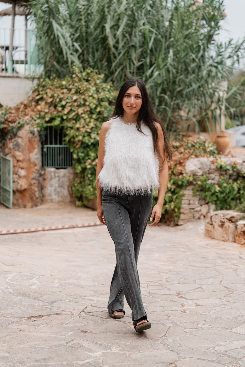 Top LAETITIA
